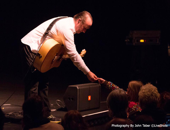 Colin-Hay-Photo-By-John-Taber-LiveShots-The-Center-for-the-Arts-Grass-Valley