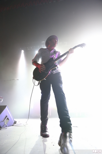 Metric-Live-Concert-Review-April-18-2013-Fox-Theater-Oakland-California-Photos-101-RSJ