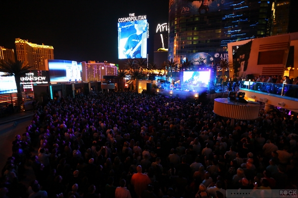 New-Order-Johnny-Marr-Las-Vegas-Cosmopolitan-Boulevard-Pool-2013-Concert-Review-Photos-01-RSJ