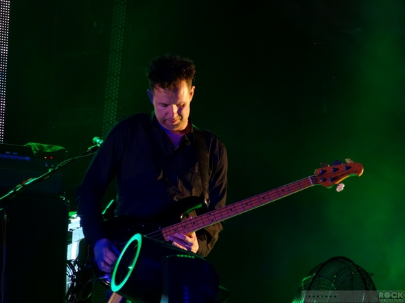 New-Order-Johnny-Marr-Las-Vegas-Cosmopolitan-Boulevard-Pool-2013-Concert-Review-Photos-01-RSJ