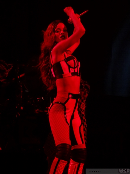 Rihanna-Concert-Review-2013-High-Resolution-Photography-Unapologetic-San-Jose-HP-Pavilion-Diamonds-World-Tour-001-RSJ