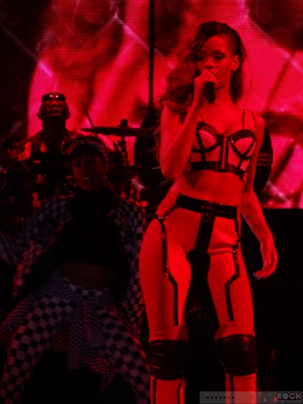 Rihanna-Concert-Review-2013-High-Resolution-Photography-Unapologetic-San-Jose-HP-Pavilion-Diamonds-World-Tour-001-RSJ