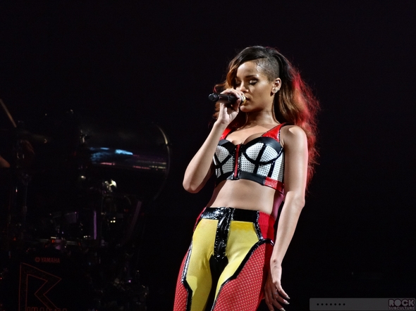 Rihanna-Concert-Review-2013-High-Resolution-Photography-Unapologetic-San-Jose-HP-Pavilion-Diamonds-World-Tour-001-RSJ