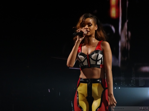 Rihanna-Concert-Review-2013-High-Resolution-Photography-Unapologetic-San-Jose-HP-Pavilion-Diamonds-World-Tour-001-RSJ