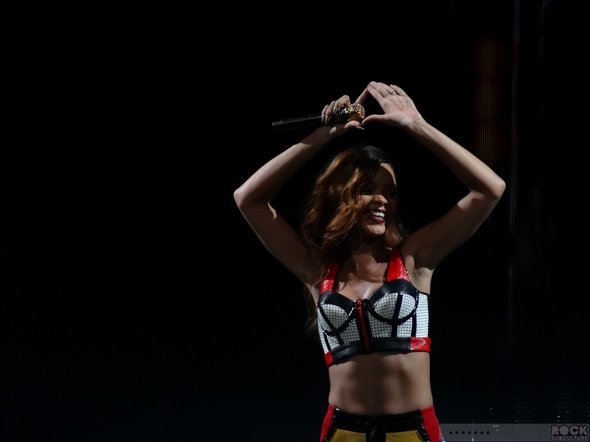 Rihanna-Concert-Review-2013-High-Resolution-Photography-Unapologetic-San-Jose-HP-Pavilion-Diamonds-World-Tour-001-RSJ