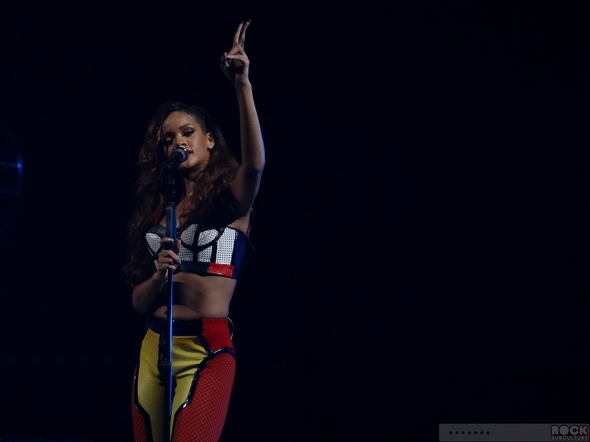 Rihanna-Concert-Review-2013-High-Resolution-Photography-Unapologetic-San-Jose-HP-Pavilion-Diamonds-World-Tour-001-RSJ