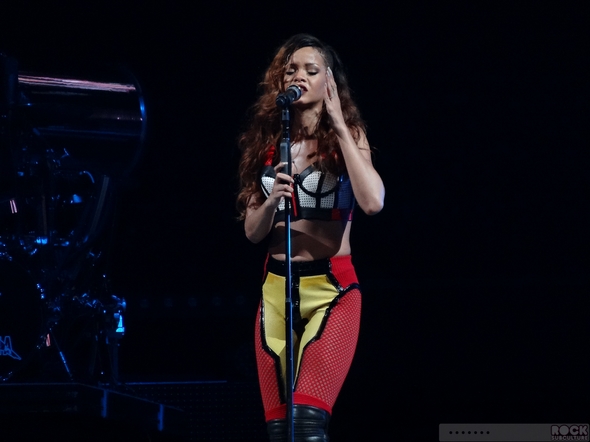 Rihanna-Concert-Review-2013-High-Resolution-Photography-Unapologetic-San-Jose-HP-Pavilion-Diamonds-World-Tour-001-RSJ