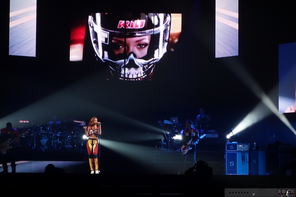 Rihanna-Concert-Review-2013-High-Resolution-Photography-Unapologetic-San-Jose-HP-Pavilion-Diamonds-World-Tour-101-RSJ