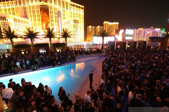 Yeah-Yeah-Yeahs-YYY-Karen-O-Concert-Review-Photos-Las-Vegas-2013-Cosmopolitan-Boulevard-Pool-01-RSJ