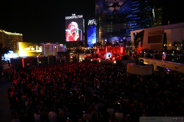 Yeah-Yeah-Yeahs-YYY-Karen-O-Concert-Review-Photos-Las-Vegas-2013-Cosmopolitan-Boulevard-Pool-01-RSJ