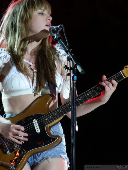 Yeah-Yeah-Yeahs-YYY-Karen-O-Concert-Review-Photos-Las-Vegas-2013-Cosmopolitan-Boulevard-Pool-01-RSJ