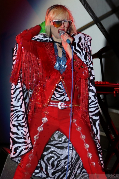 Yeah-Yeah-Yeahs-YYY-Karen-O-Concert-Review-Photos-Las-Vegas-2013-Cosmopolitan-Boulevard-Pool-01-RSJ