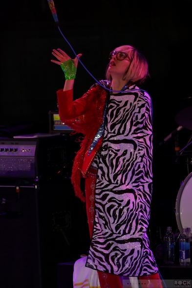 Yeah-Yeah-Yeahs-YYY-Karen-O-Concert-Review-Photos-Las-Vegas-2013-Cosmopolitan-Boulevard-Pool-01-RSJ