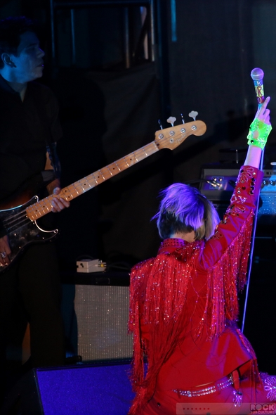 Yeah-Yeah-Yeahs-YYY-Karen-O-Concert-Review-Photos-Las-Vegas-2013-Cosmopolitan-Boulevard-Pool-01-RSJ