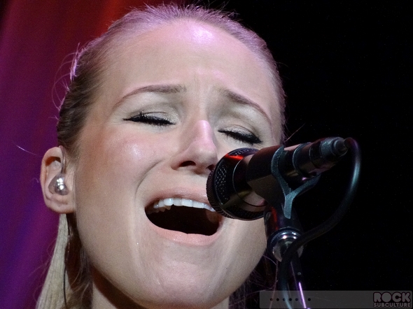 Jewel-Kilcher-Greatest-Hits-Tour-Concert-Review-2013-June-8-Wild-Horse-Pass-Chandler-Arizona-Photos-Video-01-RSJ