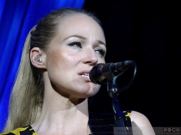 Jewel-Kilcher-Greatest-Hits-Tour-Concert-Review-2013-June-8-Wild-Horse-Pass-Chandler-Arizona-Photos-Video-01-RSJ
