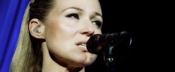 Jewel-Kilcher-Greatest-Hits-Tour-Concert-Review-2013-June-8-Wild-Horse-Pass-Chandler-Arizona-Photos-Video-fijpg