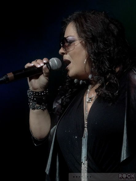 Lisa-Lisa-Super-Freestyle-Explosion-Concert-Review-Photos-San-Jose-HP-Pavilion-June-29-2013-01-RSJ