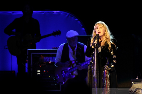 Fleetwood-Mac-2013-Tour-Concert-Review-Sacramento-Sleep-Train-Arena-July-6-Photos-Photography-01-RSJ