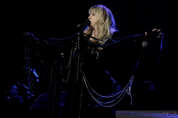 Fleetwood-Mac-2013-Tour-Concert-Review-Sacramento-Sleep-Train-Arena-July-6-Photos-Photography-01-RSJ