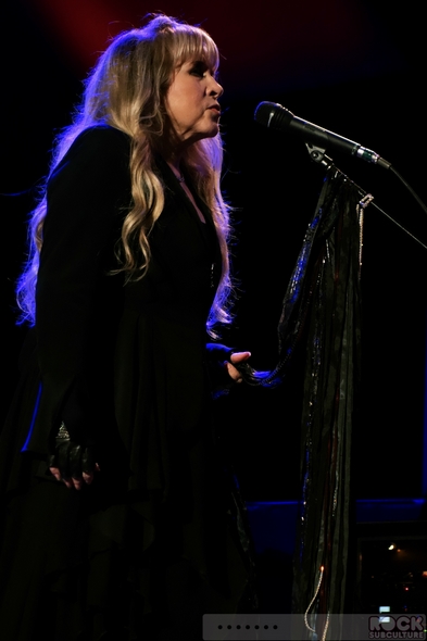 Fleetwood-Mac-2013-Tour-Concert-Review-Sacramento-Sleep-Train-Arena-July-6-Photos-Photography-01-RSJ