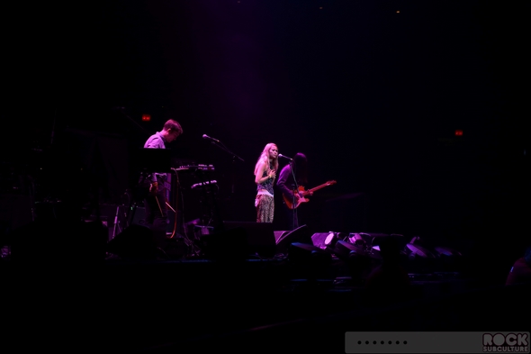 The-Cure-Concert-Review-Tour-2013-Honolulu-Hawaii-Neal-S-Blaisdell-Arena-Photos-Robert-Smith-001-RSJ