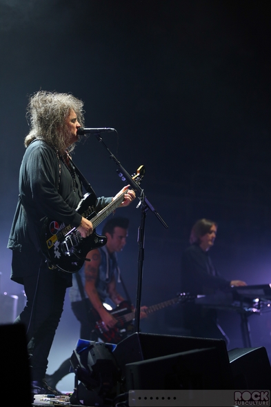 The-Cure-Concert-Review-Tour-2013-Honolulu-Hawaii-Neal-S-Blaisdell-Arena-Photos-Robert-Smith-001-RSJ