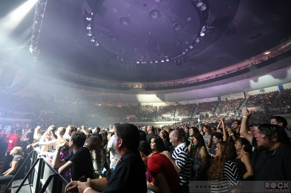 The-Cure-Concert-Review-Tour-2013-Honolulu-Hawaii-Neal-S-Blaisdell-Arena-Photos-Robert-Smith-001-RSJ