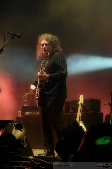 The-Cure-Concert-Review-Tour-2013-Honolulu-Hawaii-Neal-S-Blaisdell-Arena-Photos-Robert-Smith-001-RSJ