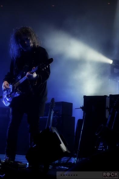 The-Cure-Concert-Review-Tour-2013-Honolulu-Hawaii-Neal-S-Blaisdell-Arena-Photos-Robert-Smith-001-RSJ