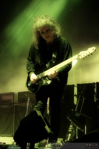 The-Cure-Concert-Review-Tour-2013-Honolulu-Hawaii-Neal-S-Blaisdell-Arena-Photos-Robert-Smith-001-RSJ