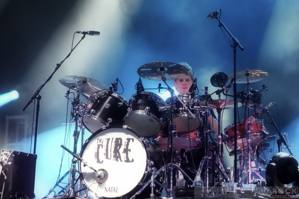 The-Cure-Concert-Review-Tour-2013-Honolulu-Hawaii-Neal-S-Blaisdell-Arena-Photos-Robert-Smith-001-RSJ