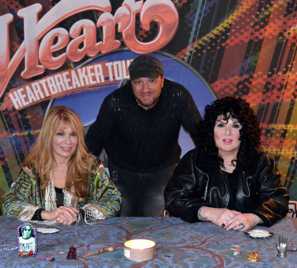 Heart-Heartbreaker-Tour-2013-Meet-and-Greet-Jason-DeBord-Ann-Wilson-Nancy-Wilson-x590