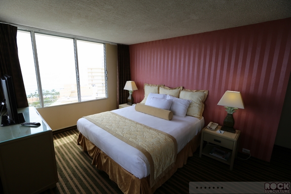 Queen-Kapiolani-Resort-Hotel-Review-Honolulu-Waikiki-Oahu-Hawaii-Photos-Opinion-Beach-Ocean-View-01-RSJ