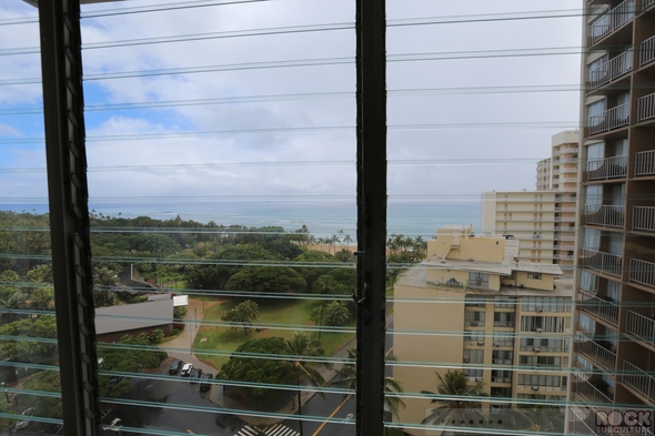 Queen-Kapiolani-Resort-Hotel-Review-Honolulu-Waikiki-Oahu-Hawaii-Photos-Opinion-Beach-Ocean-View-01-RSJ