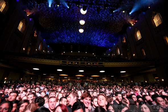 Arctic-Monkeys-Concert-Review-2013-Tour-Photos-Fox-Theater-Oakland-California-September-26-27-001-RSJ