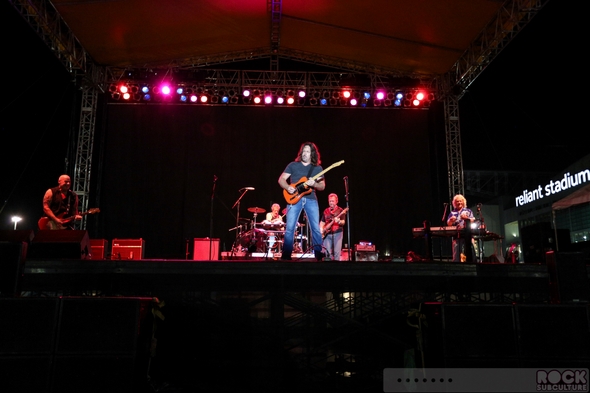 Creedence-Clearwater-Revisited-CCR-Concert-Review-Live-October-3-2013-Texas-Grand-Prix-of-Houston-Reliant-Park-Event-Photos-01-RSJ