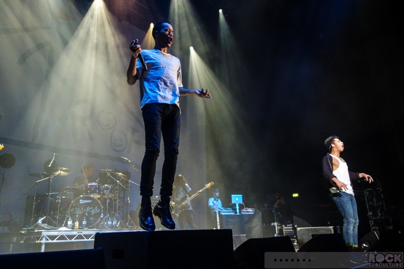 Coldplay-Kids-Company-Under-1-Roof-Concert-Review-Event-December-19-2013-Photos-Videos-001-RSJ