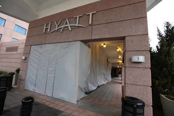 Hyatt-Dulles-at-Dulles-International-Airport-Resort-Hotel-Review-Travel-Journal-Trip-Advisor-Photos-01-RSJ