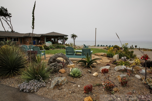 Cambria-Shores-Inn-Motel-Review-Hotel-Bed-and-Breakfast-Moonstone-Beach-01-RSJ