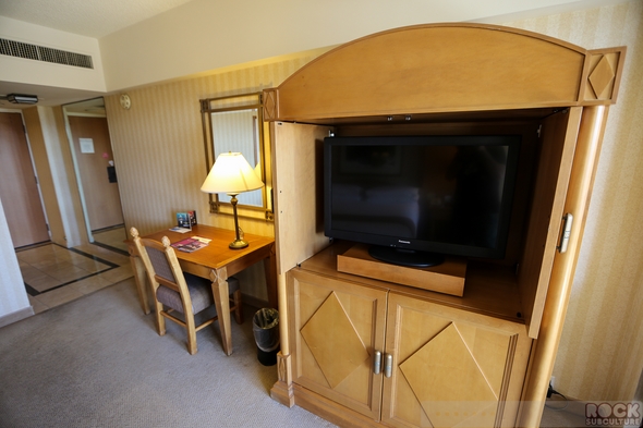 Hotel-Review-Resort-Travel-Harrahs-South-Lake-Tahoe-Stateline-Nevada-California-01-RSJ