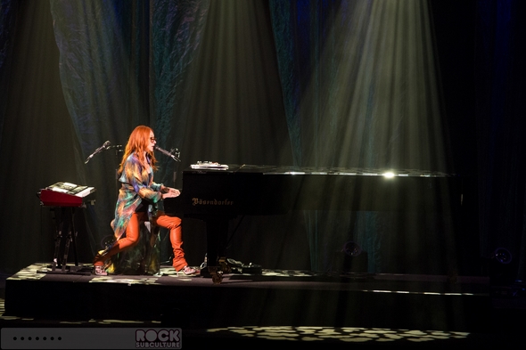 Tori-Amos-Concert-Review-Unrepentant-Geraldines-Tour-2014-San-Diego-Humphreys-Concerts-By-The-Bay-Outdoor-Amphiteatre-01-RSJ