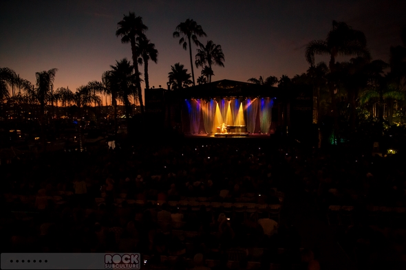 Tori-Amos-Concert-Review-Unrepentant-Geraldines-Tour-2014-San-Diego-Humphreys-Concerts-By-The-Bay-Outdoor-Amphiteatre-01-RSJ