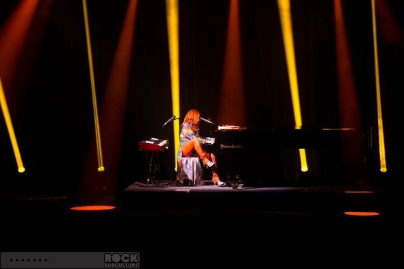 Tori-Amos-Concert-Review-Unrepentant-Geraldines-Tour-2014-San-Diego-Humphreys-Concerts-By-The-Bay-Outdoor-Amphiteatre-01-RSJ