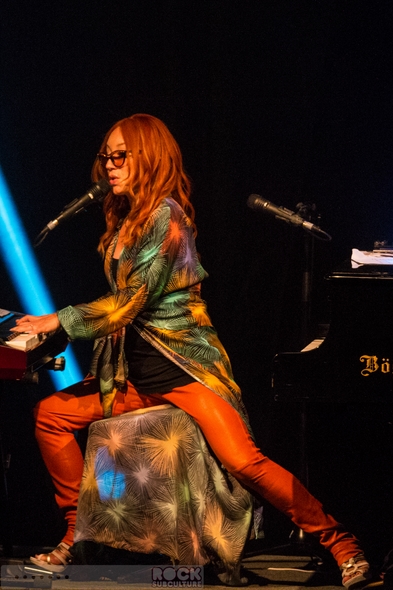 Tori-Amos-Concert-Review-Unrepentant-Geraldines-Tour-2014-San-Diego-Humphreys-Concerts-By-The-Bay-Outdoor-Amphiteatre-01-RSJ