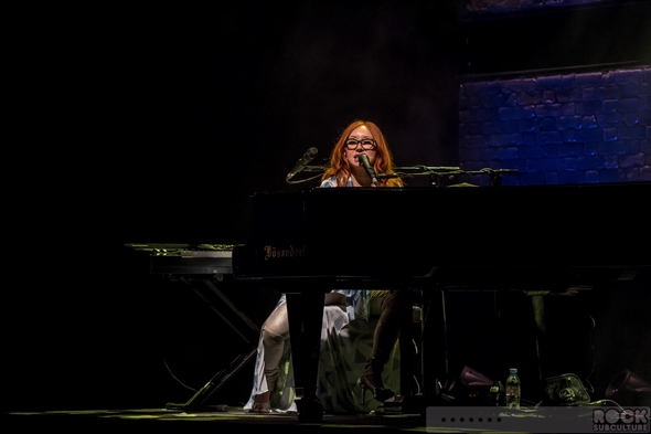 Tori-Amos-Unrepentant-Geraldines-Tour-2014-Concert-Review-Paramount-Theatre-Oakland-Photos-Setlist-01-RSJ