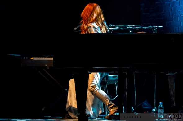 Tori-Amos-Unrepentant-Geraldines-Tour-2014-Concert-Review-Paramount-Theatre-Oakland-Photos-Setlist-01-RSJ