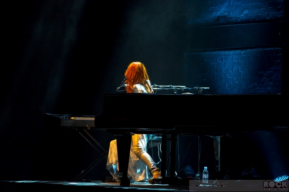 Tori-Amos-Unrepentant-Geraldines-Tour-2014-Concert-Review-Paramount-Theatre-Oakland-Photos-Setlist-01-RSJ