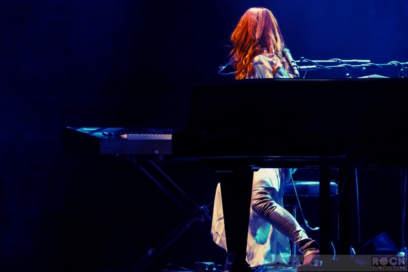 Tori-Amos-Unrepentant-Geraldines-Tour-2014-Concert-Review-Paramount-Theatre-Oakland-Photos-Setlist-01-RSJ