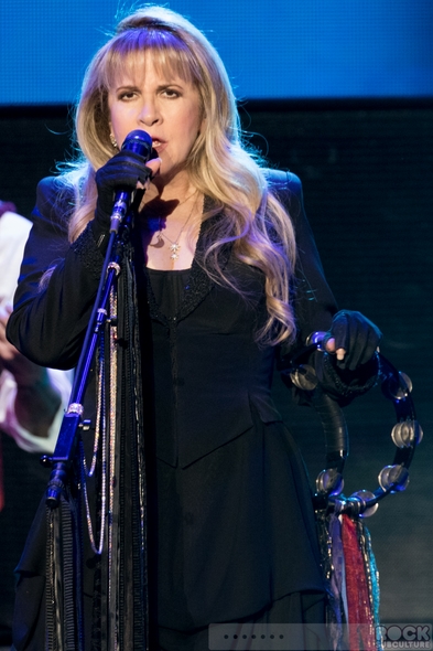 Fleetwood-Mac-Concert-Review-2014-On-With-The-Tour-Live-Photos-Sacramento-Sleep-Train-Arena-01-RSJ